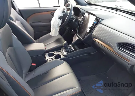 2025 Subaru Forester Sport z USA, uszkodzony, nr VIN JF2SLDFC3SH568175